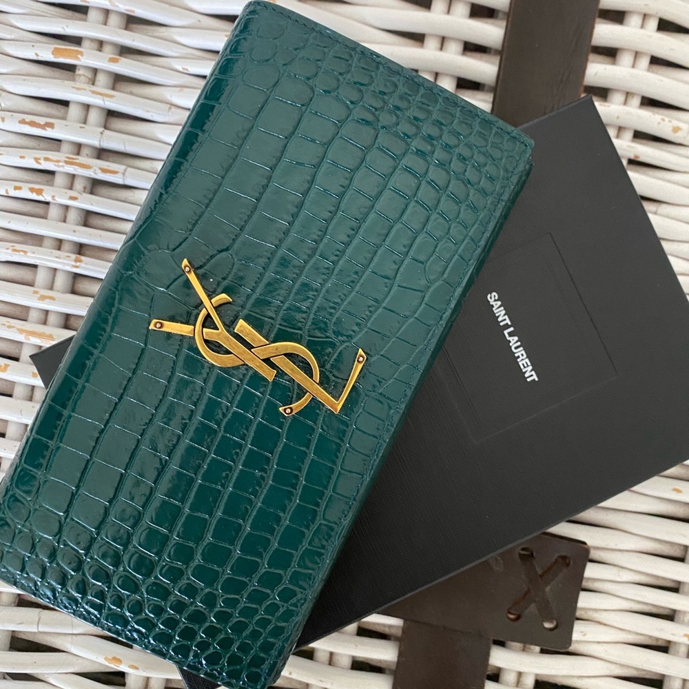 COPY - COPY - YSL Monogram Croc Embossed Lether Wallet - Picture 2 of 7